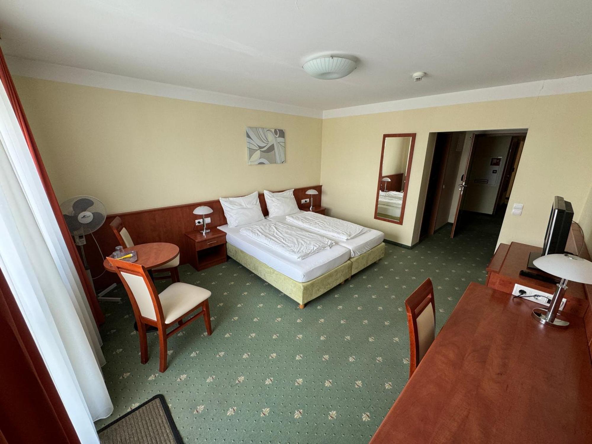 Hotel Breitenlee Wien Eksteriør billede