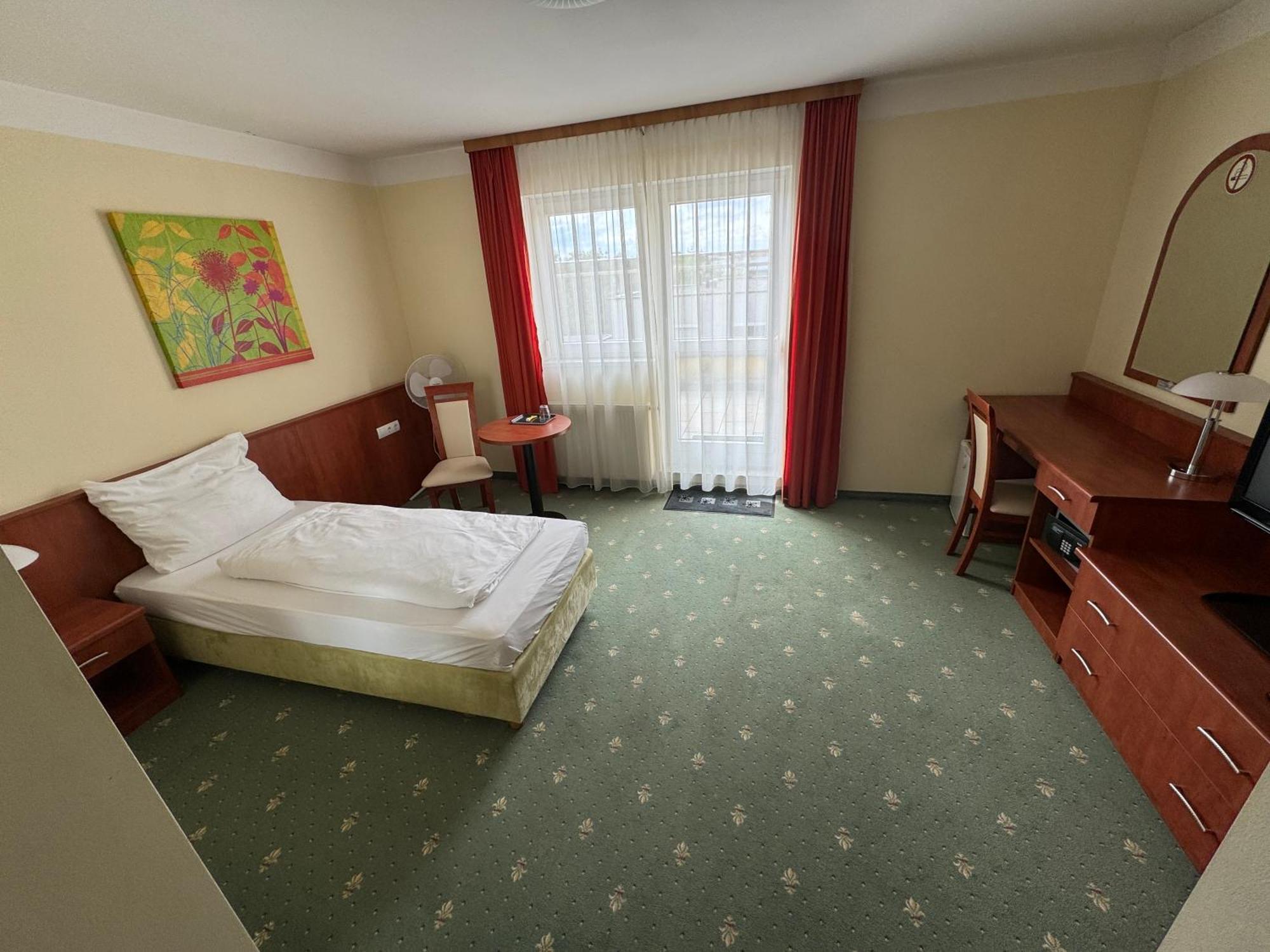 Hotel Breitenlee Wien Eksteriør billede