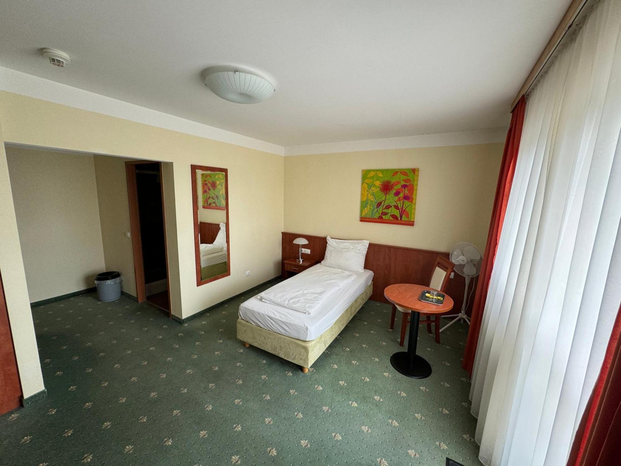 Hotel Breitenlee Wien Eksteriør billede