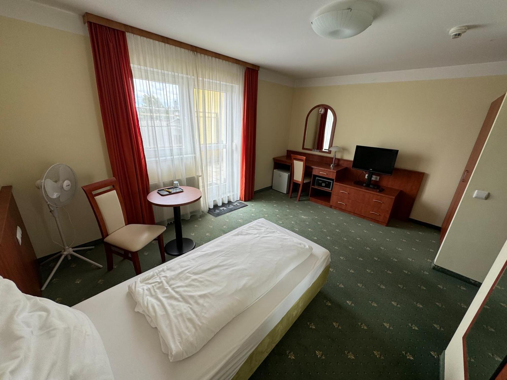 Hotel Breitenlee Wien Eksteriør billede